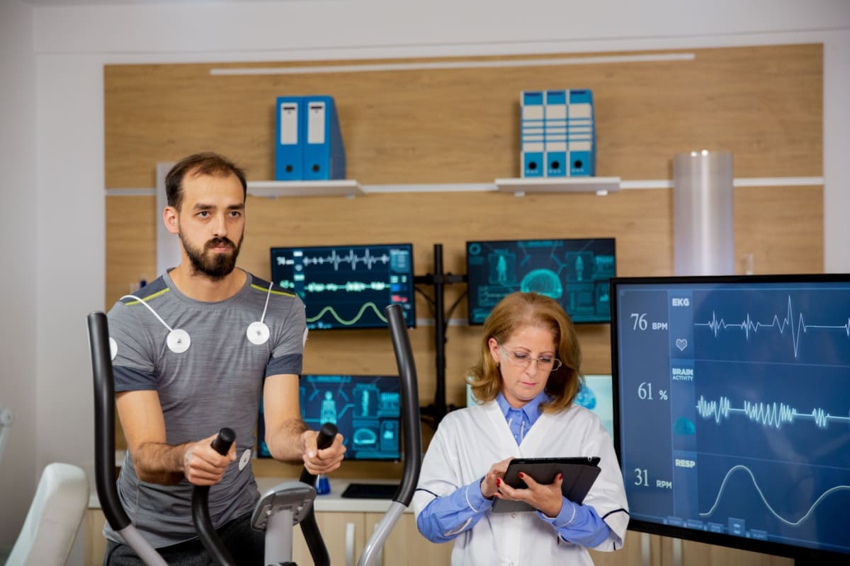 Investigații și intervenții efectuate de medicii cardiologi